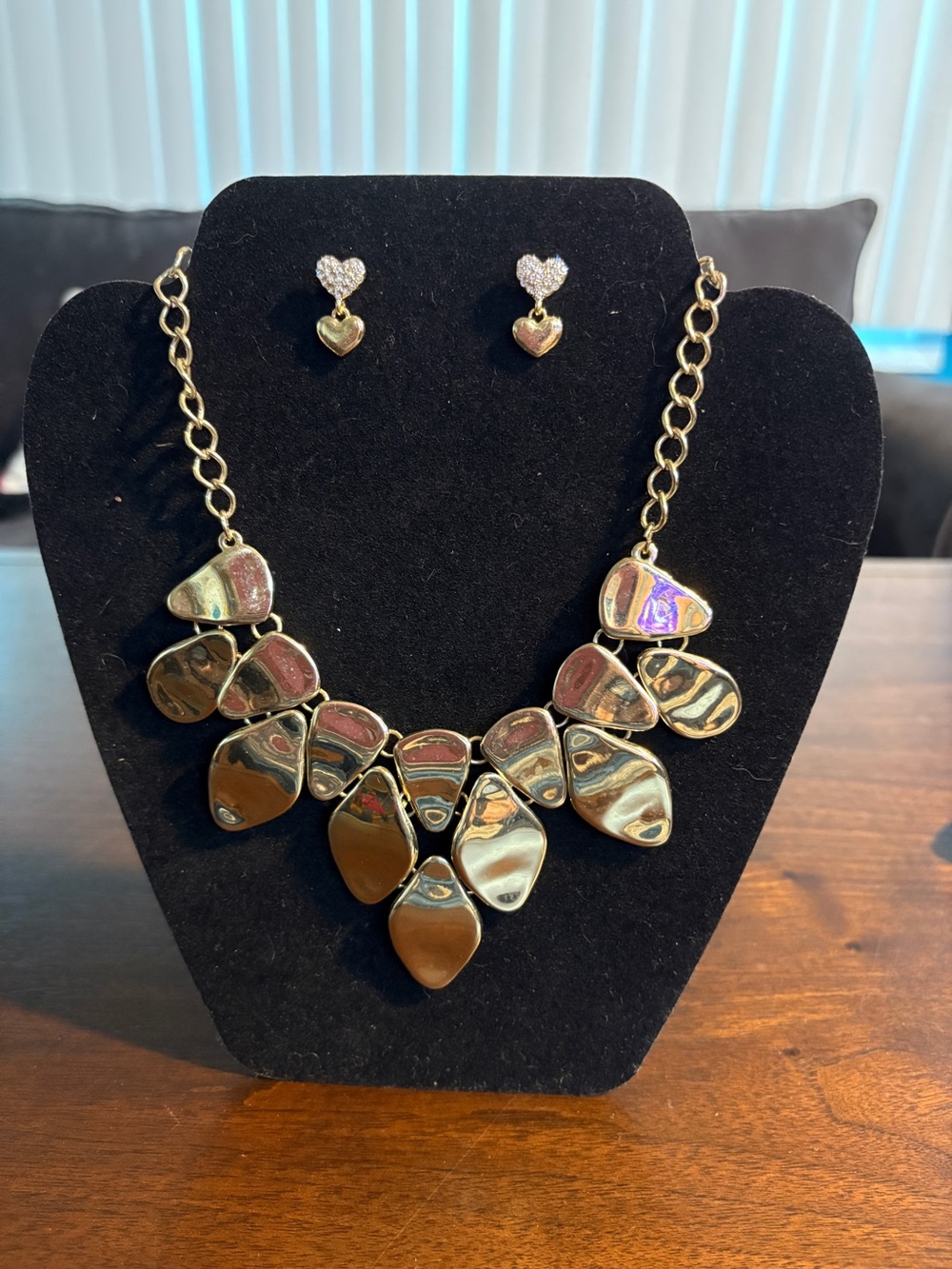 Gold-Tone Statement Necklace and Heart Stud Earrings Set